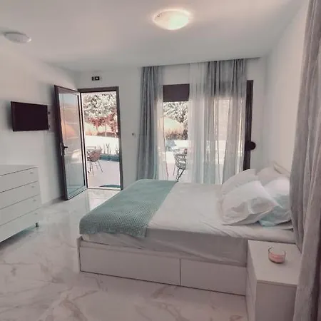 Dream Luxury Suites *